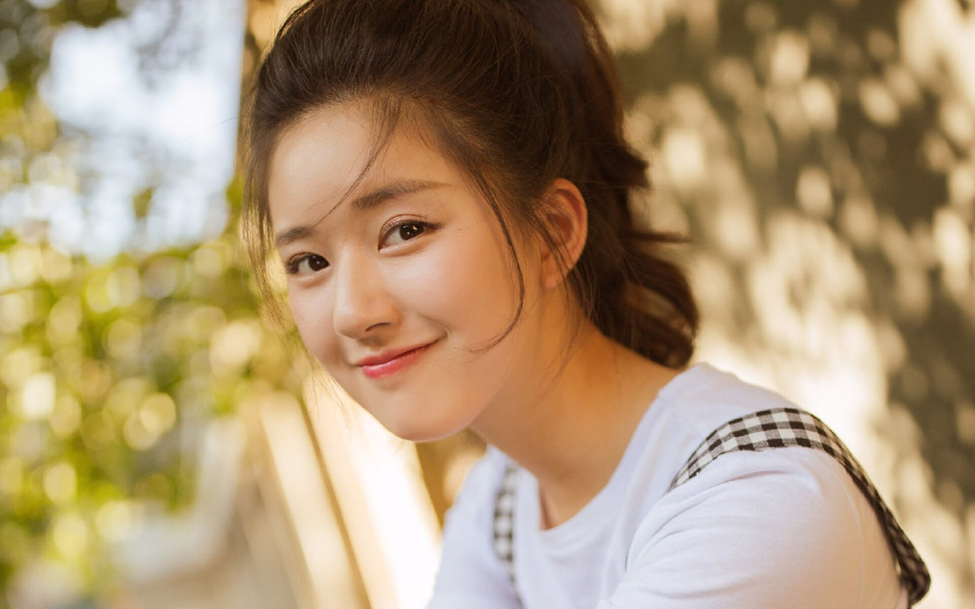 开云体育官网下载安装-2024季后赛：勇士在关键战中库里的三分狂潮带领球队逆转！，nba2021勇士进季后赛了吗